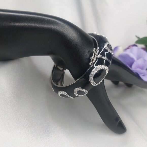 Lia Sophia Bracelet Black Shiny Oval Rhinestones Enamel Clamper Safety Clasp EUC - Picture 8 of 9